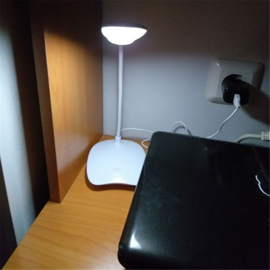 Night light touch dimming portable lamp - Mel Patel