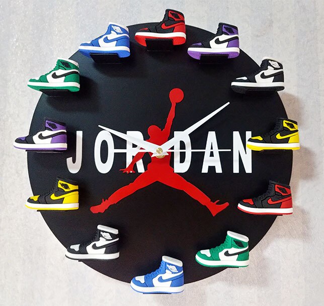 12-inch Creative Sneaker Clock Flight Wall Clock 3D Three-dimensional Shoe Model, A Variety of Styles To Match