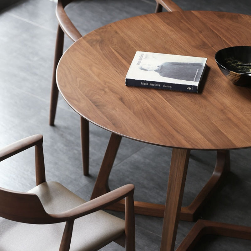 Nordic round table solid wood table family small table living room simple modern dining table